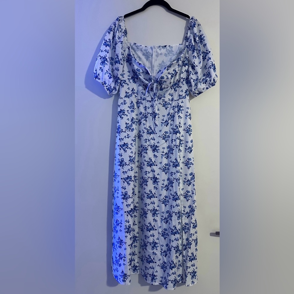 NWOT Floral Print Puff Sleeve Dress split Hem A-line